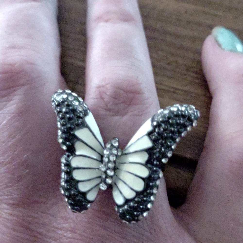Butterfly ring